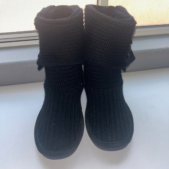 Size 10 | Bearpaw knit boots - Picture 2 of 7